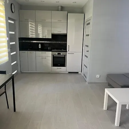 Apartment Ed *